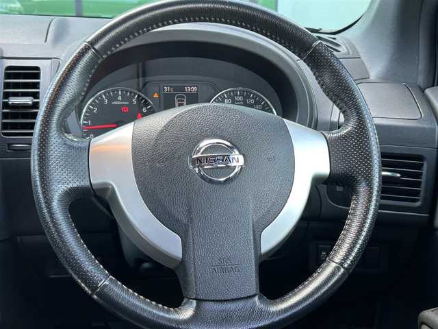 日産 エクストレイル 25Xtt 香川県 2013(平25)年 9.2万km ダイヤモンドブラック ワンオーナー　/ハイパールーフレール　/純正ＳＤナビ　/【CD/DVD/SD/Bluetooth】/地デジ対応TV/アルカンターラシート　/全席シートヒーター　/革巻きステアリング　/ＨＩＤヘッドライト　/フォグランプ/オートライト機能　/ＯＰ荷室ＢＯＸ×２　/ビルトインＥＴＣ/ドライブレコーダー/SD有り/純正フロアマット/バイザー