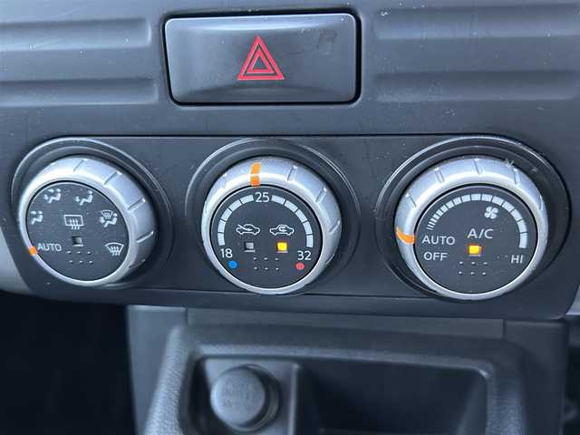 日産 エクストレイル 25Xtt 香川県 2013(平25)年 9.2万km ダイヤモンドブラック ワンオーナー　/ハイパールーフレール　/純正ＳＤナビ　/【CD/DVD/SD/Bluetooth】/地デジ対応TV/アルカンターラシート　/全席シートヒーター　/革巻きステアリング　/ＨＩＤヘッドライト　/フォグランプ/オートライト機能　/ＯＰ荷室ＢＯＸ×２　/ビルトインＥＴＣ/ドライブレコーダー/SD有り/純正フロアマット/バイザー