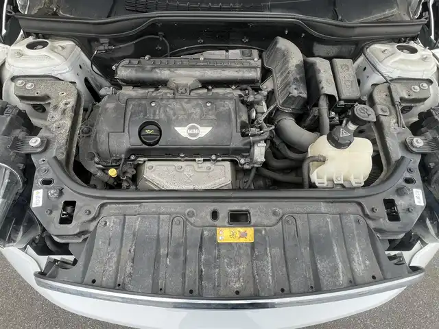 ＭＩＮＩ ミニ クロスオーバー クーパー 秋田県 2013(平25)年 6.4万km ライトホワイト 純正オーディオ（AM/FM/CD)/バックカメラ/アラウンドビューモニター/LEDヘッドライト/純正アルミ/スマートキー/ルーフレール/ETC/純正フロアマット/純正ドアバイザー/オートエアコン/パワーステアリング/パワーウィンドウ/横滑り防止/電動格納ミラー/保証書/取扱説明書/記録簿