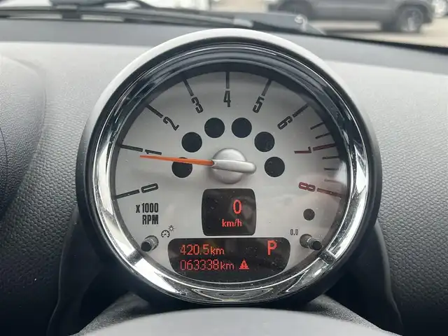 ＭＩＮＩ ミニ クロスオーバー クーパー 秋田県 2013(平25)年 6.4万km ライトホワイト 純正オーディオ（AM/FM/CD)/バックカメラ/アラウンドビューモニター/LEDヘッドライト/純正アルミ/スマートキー/ルーフレール/ETC/純正フロアマット/純正ドアバイザー/オートエアコン/パワーステアリング/パワーウィンドウ/横滑り防止/電動格納ミラー/保証書/取扱説明書/記録簿