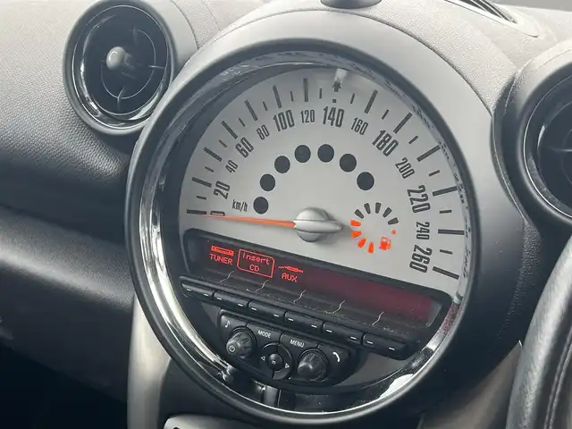 ＭＩＮＩ ミニ クロスオーバー クーパー 秋田県 2013(平25)年 6.4万km ライトホワイト 純正オーディオ（AM/FM/CD)/バックカメラ/アラウンドビューモニター/LEDヘッドライト/純正アルミ/スマートキー/ルーフレール/ETC/純正フロアマット/純正ドアバイザー/オートエアコン/パワーステアリング/パワーウィンドウ/横滑り防止/電動格納ミラー/保証書/取扱説明書/記録簿