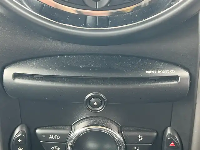 ＭＩＮＩ ミニ クロスオーバー クーパー 秋田県 2013(平25)年 6.4万km ライトホワイト 純正オーディオ（AM/FM/CD)/バックカメラ/アラウンドビューモニター/LEDヘッドライト/純正アルミ/スマートキー/ルーフレール/ETC/純正フロアマット/純正ドアバイザー/オートエアコン/パワーステアリング/パワーウィンドウ/横滑り防止/電動格納ミラー/保証書/取扱説明書/記録簿
