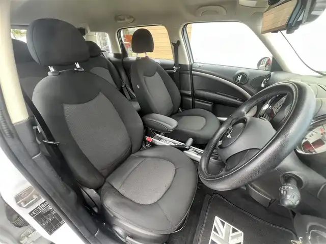 ＭＩＮＩ ミニ クロスオーバー クーパー 秋田県 2013(平25)年 6.4万km ライトホワイト 純正オーディオ（AM/FM/CD)/バックカメラ/アラウンドビューモニター/LEDヘッドライト/純正アルミ/スマートキー/ルーフレール/ETC/純正フロアマット/純正ドアバイザー/オートエアコン/パワーステアリング/パワーウィンドウ/横滑り防止/電動格納ミラー/保証書/取扱説明書/記録簿