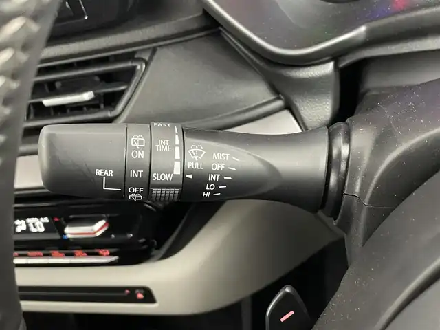 スズキ スイフト HYBRID MZ 道央・札幌 2023(令5)年 0.5万km フレイムオレンジPM ・４WD/・寒冷地仕様/・純正ディーラーOPナビ/・CD/DVD/BT/SD/USB/フルセグTV/・AppleCarplay/AndroidAuto/HDMI/・全方位カメラ（F.S.B.）/・衝突被害軽減ブレーキ/・レーンキープアシスト/・レーダークルーズコントロール/・コーナーセンサー/・横滑り防止装置/・BSM(ブラインドスポットモニター)/・オートブレーキホールド/・アイドリングストップ/・オートライト/・LEDヘッドライト/・D+N席シートヒーター/・パドルシフト/・純正１６インチAW/・プッシュスタート/・スマートキー/・スペアキー（１つ）/・保証書