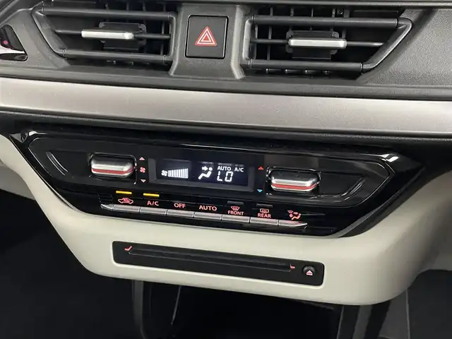 スズキ スイフト HYBRID MZ 道央・札幌 2023(令5)年 0.5万km フレイムオレンジPM ・４WD/・寒冷地仕様/・純正ディーラーOPナビ/・CD/DVD/BT/SD/USB/フルセグTV/・AppleCarplay/AndroidAuto/HDMI/・全方位カメラ（F.S.B.）/・衝突被害軽減ブレーキ/・レーンキープアシスト/・レーダークルーズコントロール/・コーナーセンサー/・横滑り防止装置/・BSM(ブラインドスポットモニター)/・オートブレーキホールド/・アイドリングストップ/・オートライト/・LEDヘッドライト/・D+N席シートヒーター/・パドルシフト/・純正１６インチAW/・プッシュスタート/・スマートキー/・スペアキー（１つ）/・保証書