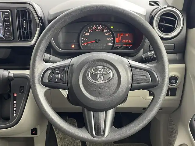 トヨタ パッソ X Lパッケージ 道央・札幌 2023(令5)年 2.3万km パールホワイトⅢ ・ワンオーナー/・寒冷地仕様/・４WD/・純正SDナビ（NSCN-W68）/　CD/DVD/BT/AUX/ワンセグTV/・バックカメラ/・純正エンジンスターター/・ドライブレコーダー前後（ZDR-045）/・ビルトインETC/・プリクラッシュセーフティ/・クリアランスソナー/・アイドリングストップ/・横滑り防止装置/・オートマチックハイビーム/・オートライト/・LEDヘッドライト/・LEDフォグランプ/・D席シートヒーター/・ハヤシレーシング１４インチAW（夏）/・積込ホイールキャップ付スチールW/　（冬 165/65R14 残7mm）/・ドアバイザー/・電動格納ミラー/・純正フロアマット/・プッシュスタート/・スマートキー/・取扱説明書/・保証書