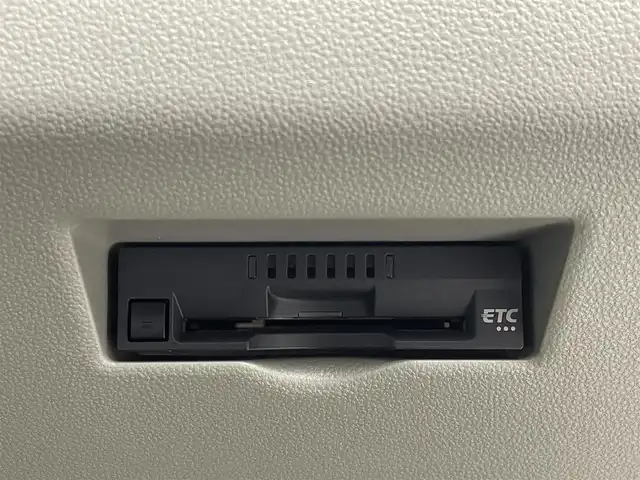 トヨタ パッソ X Lパッケージ 道央・札幌 2023(令5)年 2.3万km パールホワイトⅢ ・ワンオーナー/・寒冷地仕様/・４WD/・純正SDナビ（NSCN-W68）/　CD/DVD/BT/AUX/ワンセグTV/・バックカメラ/・純正エンジンスターター/・ドライブレコーダー前後（ZDR-045）/・ビルトインETC/・プリクラッシュセーフティ/・クリアランスソナー/・アイドリングストップ/・横滑り防止装置/・オートマチックハイビーム/・オートライト/・LEDヘッドライト/・LEDフォグランプ/・D席シートヒーター/・ハヤシレーシング１４インチAW（夏）/・積込ホイールキャップ付スチールW/　（冬 165/65R14 残7mm）/・ドアバイザー/・電動格納ミラー/・純正フロアマット/・プッシュスタート/・スマートキー/・取扱説明書/・保証書