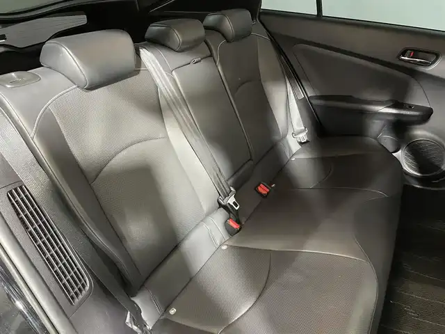 トヨタ プリウス ＰＨＶ A プレミアム 大阪府 2021(令3)年 2.3万km アティチュードブラックマイカ モデリスタエアロ　アルパインナビ　黒革シート　レーダークルコン　バックカメラ　ＥＴＣ　ドラレコ　シートヒーター／エアコン　ハンドルヒーター　ＢＳＭ　タイマー充電　ＨＵＤ　パワーシート　パークアシスト