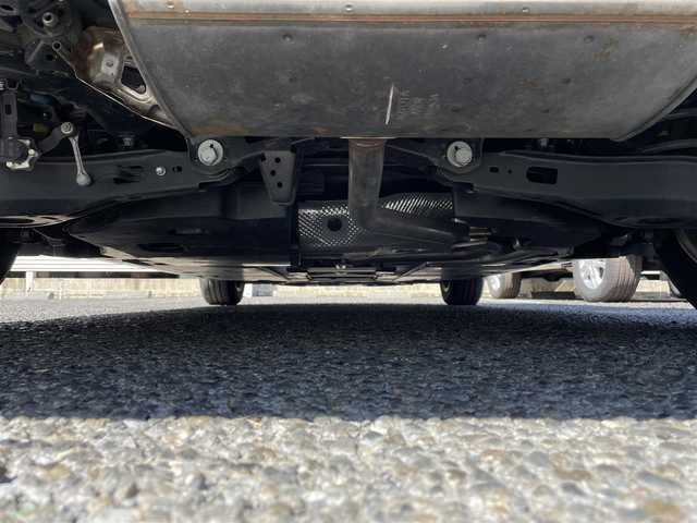 トヨタ プリウス Sセーフティプラス 東京都 2018(平30)年 2.4万km ホワイトパールクリスタルシャイン ワンオーナー/純正SDナビ/（フルセグ/BT/CD/DVD/FM/AM）/プリクラッシュセーフティ/アダプティブクルーズコントロール/レーンキープアシスト/オートマチックハイビーム/パーキングアシスト/バックカメラ/スマートキー/スペアキー/ドライブレコーダー（前後）/ETC2.0