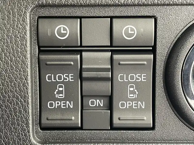 ダイハツ ムーヴ キャンバス ストライプス G 埼玉県 2025(令7)年 0.1千km シャイニングホワイトパール/ファイアークォーツレッドメタリック 4WD/届出済未使用車/純正9インチディスプレイオーディオ/ フルセグTV Bluetooth HDMI CarPlay/バックカメラ/スマートアシスト/衝突軽減ブレーキ/レーンキープアシスト/先行車発進お知らせ/ロードサインアシススト/誤発進抑制機能/コーナーセンサー /両側パワースライドドア/ドライブレコーダー/シートヒーター/置くだけ充電器/LEDオートライト/ETC