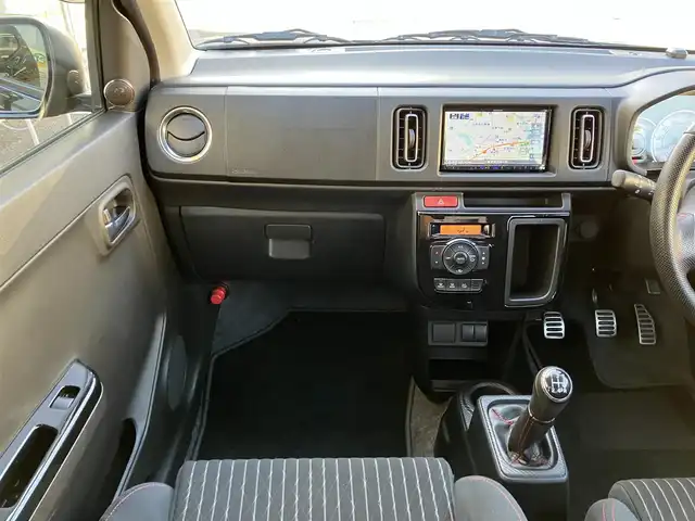 スズキ アルト ワークス 三重県 2016(平28)年 4.2万km ブルーイッシュブラックパール3 ♪走行42071km/♪車検 令和9年1月14日迄/♪5速マニュアル/♪ターボ/ブースト計/HKSスーパーパワーフロー/・純正エアクリーナー 有/ローダウン(RS-Rダウンサス)/・純正サス 有/社外マフラー/・純正マフラー 有/社外16インチAW/ショートアンテナ/D/N席レカロシート/スマートキー×2/プッシュスタート/社外ナビ/・SD・CD録音・USB/・DVD再生/・Bluetoothオーディオ/カロッツェリアツイーター/HIDヘッドライト/フォグライト/ウィンカーミラー/電格ミラー/革巻ステアリング/プライバシーガラス/フロアマット/ドアバイザー/ETC