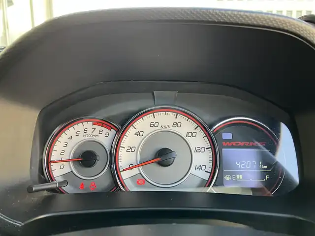 スズキ アルト ワークス 三重県 2016(平28)年 4.2万km ブルーイッシュブラックパール3 ♪走行42071km/♪車検 令和9年1月14日迄/♪5速マニュアル/♪ターボ/ブースト計/HKSスーパーパワーフロー/・純正エアクリーナー 有/ローダウン(RS-Rダウンサス)/・純正サス 有/社外マフラー/・純正マフラー 有/社外16インチAW/ショートアンテナ/D/N席レカロシート/スマートキー×2/プッシュスタート/社外ナビ/・SD・CD録音・USB/・DVD再生/・Bluetoothオーディオ/カロッツェリアツイーター/HIDヘッドライト/フォグライト/ウィンカーミラー/電格ミラー/革巻ステアリング/プライバシーガラス/フロアマット/ドアバイザー/ETC