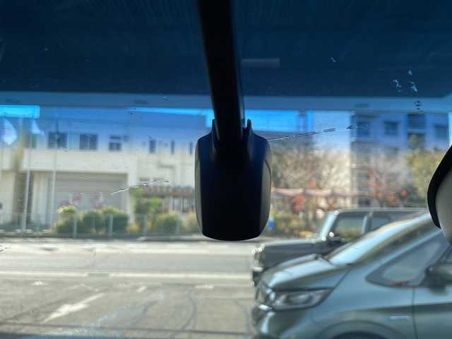 ホンダ オデッセイ アブソルート・EXホンダセンジング 兵庫県 2020(令2)年 4.3万km プラチナホワイトパール ワンオーナー/保証書・取説・有/純正メモリーナビ・フルセグ・BT・CD・DVD・FM・AM/バックカメラ/全周囲カメラ/ETC2.0/フリップダウンモニター/追尾機能付きクルーズコントロール/車線逸脱防止支援システム/衝突被害軽減ブレーキ/クリアランスソナー/両側パワースライドドア/パドルシフト/先行車発進通知/ブラインドスポットミラー/前後ドライブレコーダー/ロードサインアシスト/シートヒーター/アイドリングストップ/プッシュスタート/スマートキー×2/純正フロアマット/純正ドアバイザー