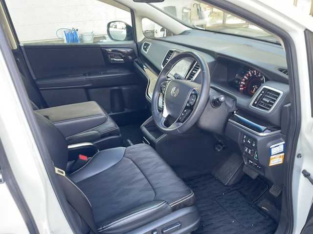 ホンダ オデッセイ アブソルート・EXホンダセンジング 兵庫県 2020(令2)年 4.3万km プラチナホワイトパール ワンオーナー/保証書・取説・有/純正メモリーナビ・フルセグ・BT・CD・DVD・FM・AM/バックカメラ/全周囲カメラ/ETC2.0/フリップダウンモニター/追尾機能付きクルーズコントロール/車線逸脱防止支援システム/衝突被害軽減ブレーキ/クリアランスソナー/両側パワースライドドア/パドルシフト/先行車発進通知/ブラインドスポットミラー/前後ドライブレコーダー/ロードサインアシスト/シートヒーター/アイドリングストップ/プッシュスタート/スマートキー×2/純正フロアマット/純正ドアバイザー