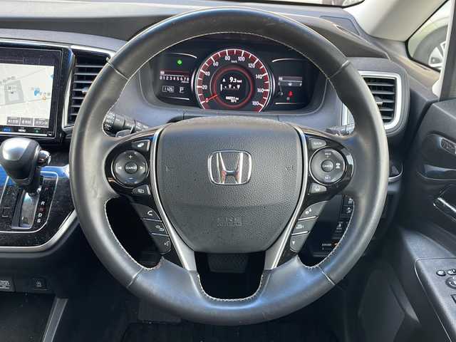 ホンダ オデッセイ アブソルート・EXホンダセンジング 兵庫県 2020(令2)年 4.3万km プラチナホワイトパール ワンオーナー/保証書・取説・有/純正メモリーナビ・フルセグ・BT・CD・DVD・FM・AM/バックカメラ/全周囲カメラ/ETC2.0/フリップダウンモニター/追尾機能付きクルーズコントロール/車線逸脱防止支援システム/衝突被害軽減ブレーキ/クリアランスソナー/両側パワースライドドア/パドルシフト/先行車発進通知/ブラインドスポットミラー/前後ドライブレコーダー/ロードサインアシスト/シートヒーター/アイドリングストップ/プッシュスタート/スマートキー×2/純正フロアマット/純正ドアバイザー