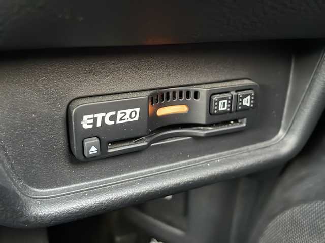 ホンダ オデッセイ アブソルート・EXホンダセンジング 兵庫県 2020(令2)年 4.3万km プラチナホワイトパール ワンオーナー/保証書・取説・有/純正メモリーナビ・フルセグ・BT・CD・DVD・FM・AM/バックカメラ/全周囲カメラ/ETC2.0/フリップダウンモニター/追尾機能付きクルーズコントロール/車線逸脱防止支援システム/衝突被害軽減ブレーキ/クリアランスソナー/両側パワースライドドア/パドルシフト/先行車発進通知/ブラインドスポットミラー/前後ドライブレコーダー/ロードサインアシスト/シートヒーター/アイドリングストップ/プッシュスタート/スマートキー×2/純正フロアマット/純正ドアバイザー