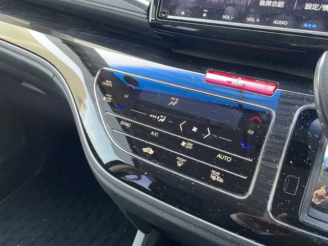 ホンダ オデッセイ アブソルート・EXホンダセンジング 兵庫県 2020(令2)年 4.3万km プラチナホワイトパール ワンオーナー/保証書・取説・有/純正メモリーナビ・フルセグ・BT・CD・DVD・FM・AM/バックカメラ/全周囲カメラ/ETC2.0/フリップダウンモニター/追尾機能付きクルーズコントロール/車線逸脱防止支援システム/衝突被害軽減ブレーキ/クリアランスソナー/両側パワースライドドア/パドルシフト/先行車発進通知/ブラインドスポットミラー/前後ドライブレコーダー/ロードサインアシスト/シートヒーター/アイドリングストップ/プッシュスタート/スマートキー×2/純正フロアマット/純正ドアバイザー