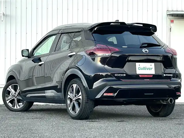 日産 キックス X 熊本県 2020(令2)年 2万km ナイトベールパープル 純正SDメモリナビ（MM320D-L）/AM/FM/CD/DVD/Bluetooth/USB/バックカメラ（全周囲カメラ）/フルセグTV/純正ドライブレコーダー（前）/ビルトインETC/デジタルインナーミラー/ルーフレール/リアスポイラー/レーダー/ABS/横滑り防止装置/プロパイロット/車線逸脱警報/車線逸脱防止支援/エマージェンシーブレーキ/コーナーセンサー（前後）/ふらつき制御/クルーズコントロール（追従あり）/ハーフレザーシート/シートヒーター（D/N)/LEDヘッドライト/オートライト/フォグランプ/ヘッドライトレベライザー/電子パーキング/オートブレーキホールド/プッシュスタート/スマートキー/スペアキー/純正革巻きステアリング/ステアリングスイッチ/ステアリングヒーター/電動格納ミラー/ウィンカーミラー/W+サイド+カーテンエアバック