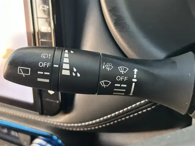 日産 キックス X 熊本県 2020(令2)年 2万km ナイトベールパープル 純正SDメモリナビ（MM320D-L）/AM/FM/CD/DVD/Bluetooth/USB/バックカメラ（全周囲カメラ）/フルセグTV/純正ドライブレコーダー（前）/ビルトインETC/デジタルインナーミラー/ルーフレール/リアスポイラー/レーダー/ABS/横滑り防止装置/プロパイロット/車線逸脱警報/車線逸脱防止支援/エマージェンシーブレーキ/コーナーセンサー（前後）/ふらつき制御/クルーズコントロール（追従あり）/ハーフレザーシート/シートヒーター（D/N)/LEDヘッドライト/オートライト/フォグランプ/ヘッドライトレベライザー/電子パーキング/オートブレーキホールド/プッシュスタート/スマートキー/スペアキー/純正革巻きステアリング/ステアリングスイッチ/ステアリングヒーター/電動格納ミラー/ウィンカーミラー/W+サイド+カーテンエアバック