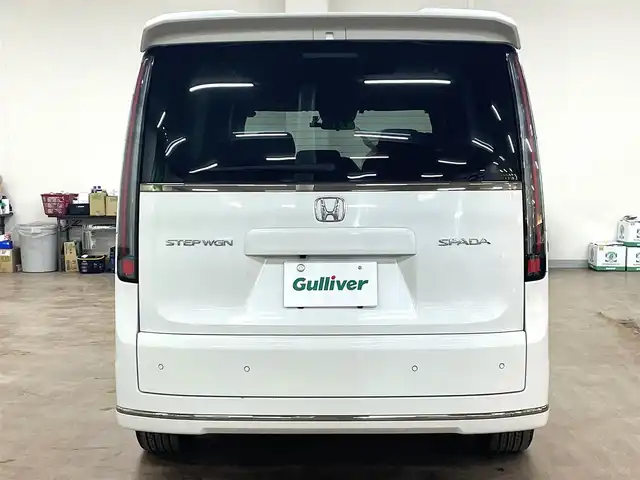 ホンダ ステップワゴン スパーダ 道央・札幌 2024(令6)年 2.4万km プラチナホワイトパール ・４WD/・社外メモリーナビ（AVIC-RZ314）/・BT/USB/ipod/AUX/・ステアリングリモコン/・バックカメラ/・ドライブレコーダー/・ETC/・ホンダセンシング/・衝突被害軽減ブレーキ/・レーンキープアシスト/・レーダークルーズコントロール/・ブラインドスポットインフォメーション/・オートブレーキホールド/・アイドリングストップ/・コーナーセンサー/・パドルシフト/・両側パワースライドドア/・パワーバックドア/・オートマチックハイビーム/・オートライト/・ヘッドランプレベライザー/・LEDヘッドライト/・ハーフレザーシート/・D+N席シートヒーター/・純正１６インチAW/・純正フロアマット/・プッシュスタート/・スマートキー/・スペアキー（１本）/・取扱説明書/・保証書