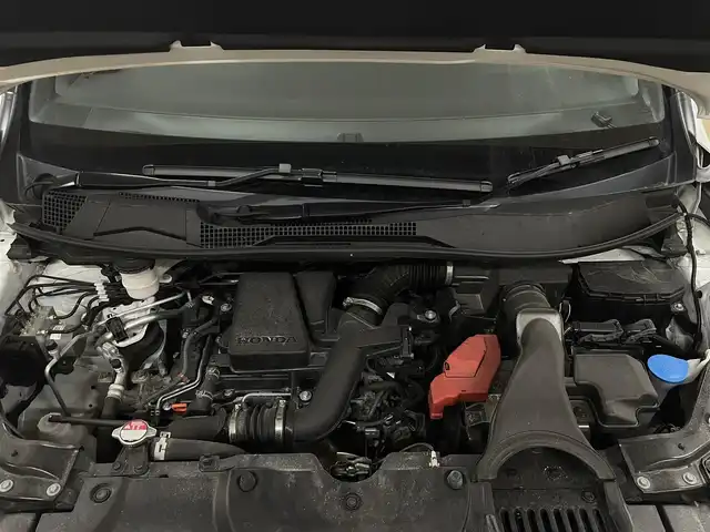 ホンダ ステップワゴン スパーダ 道央・札幌 2024(令6)年 2.4万km プラチナホワイトパール ・４WD/・社外メモリーナビ（AVIC-RZ314）/・BT/USB/ipod/AUX/・ステアリングリモコン/・バックカメラ/・ドライブレコーダー/・ETC/・ホンダセンシング/・衝突被害軽減ブレーキ/・レーンキープアシスト/・レーダークルーズコントロール/・ブラインドスポットインフォメーション/・オートブレーキホールド/・アイドリングストップ/・コーナーセンサー/・パドルシフト/・両側パワースライドドア/・パワーバックドア/・オートマチックハイビーム/・オートライト/・ヘッドランプレベライザー/・LEDヘッドライト/・ハーフレザーシート/・D+N席シートヒーター/・純正１６インチAW/・純正フロアマット/・プッシュスタート/・スマートキー/・スペアキー（１本）/・取扱説明書/・保証書