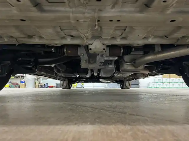 ホンダ ステップワゴン スパーダ 道央・札幌 2024(令6)年 2.4万km プラチナホワイトパール ・４WD/・社外メモリーナビ（AVIC-RZ314）/・BT/USB/ipod/AUX/・ステアリングリモコン/・バックカメラ/・ドライブレコーダー/・ETC/・ホンダセンシング/・衝突被害軽減ブレーキ/・レーンキープアシスト/・レーダークルーズコントロール/・ブラインドスポットインフォメーション/・オートブレーキホールド/・アイドリングストップ/・コーナーセンサー/・パドルシフト/・両側パワースライドドア/・パワーバックドア/・オートマチックハイビーム/・オートライト/・ヘッドランプレベライザー/・LEDヘッドライト/・ハーフレザーシート/・D+N席シートヒーター/・純正１６インチAW/・純正フロアマット/・プッシュスタート/・スマートキー/・スペアキー（１本）/・取扱説明書/・保証書