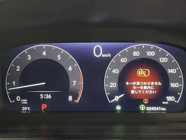 ホンダ ステップワゴン スパーダ 道央・札幌 2024(令6)年 2.4万km プラチナホワイトパール ・４WD/・社外メモリーナビ（AVIC-RZ314）/・BT/USB/ipod/AUX/・ステアリングリモコン/・バックカメラ/・ドライブレコーダー/・ETC/・ホンダセンシング/・衝突被害軽減ブレーキ/・レーンキープアシスト/・レーダークルーズコントロール/・ブラインドスポットインフォメーション/・オートブレーキホールド/・アイドリングストップ/・コーナーセンサー/・パドルシフト/・両側パワースライドドア/・パワーバックドア/・オートマチックハイビーム/・オートライト/・ヘッドランプレベライザー/・LEDヘッドライト/・ハーフレザーシート/・D+N席シートヒーター/・純正１６インチAW/・純正フロアマット/・プッシュスタート/・スマートキー/・スペアキー（１本）/・取扱説明書/・保証書