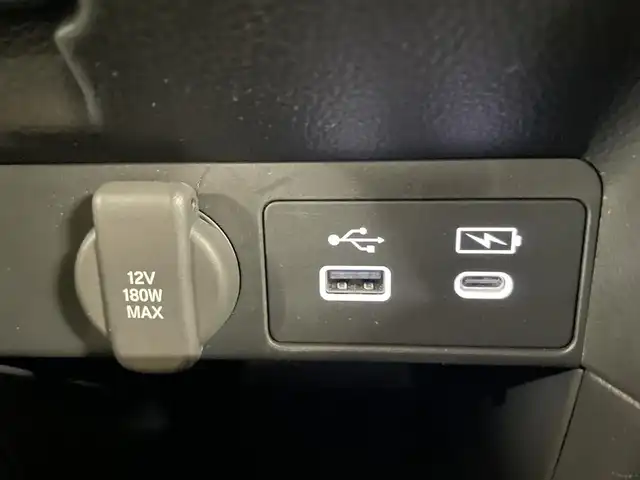 ホンダ ステップワゴン スパーダ 道央・札幌 2024(令6)年 2.4万km プラチナホワイトパール ・４WD/・社外メモリーナビ（AVIC-RZ314）/・BT/USB/ipod/AUX/・ステアリングリモコン/・バックカメラ/・ドライブレコーダー/・ETC/・ホンダセンシング/・衝突被害軽減ブレーキ/・レーンキープアシスト/・レーダークルーズコントロール/・ブラインドスポットインフォメーション/・オートブレーキホールド/・アイドリングストップ/・コーナーセンサー/・パドルシフト/・両側パワースライドドア/・パワーバックドア/・オートマチックハイビーム/・オートライト/・ヘッドランプレベライザー/・LEDヘッドライト/・ハーフレザーシート/・D+N席シートヒーター/・純正１６インチAW/・純正フロアマット/・プッシュスタート/・スマートキー/・スペアキー（１本）/・取扱説明書/・保証書