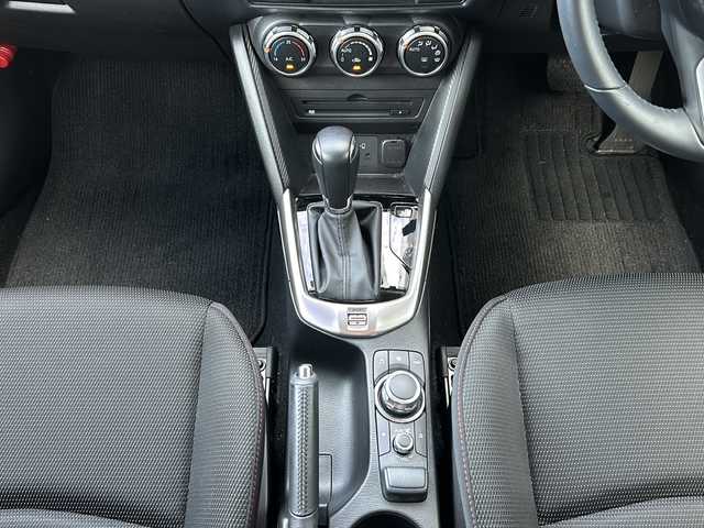 マツダ マツダ２ 15S ブラックトーンED 鳥取県 2022(令4)年 2.1万km ソウルレッドクリスタルM ワンオーナー/スマートキーx2個/特別仕様車/赤ステッチシート/グロスブラックミラー/グロスブラックグリル/ヘッドアップディスプレイ/全方位カメラ/マツダコネクトナビ/フルセグ・Bluetooth/プリクラッシュセーフティ/レーンデパーチャー/ブラインドスポット/アダクティブクルーズ/インテリソナー/パドルシフト/オートライト/オートワイパー/LEDライト/オートリトラクトミラー/ビルトインETC/保証書・取説