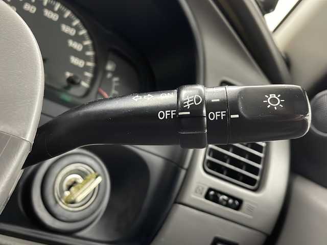 トヨタ ハイラックス サーフ SSR－X 長崎県 2001(平13)年 15.6万km ホワイト/シルバーM 社外メモリナビ/（フルセグ/CD/DVD/BT）/ミラー一体型バックカメラ/サンルーフ/リフトアップ/NALDIウッドステアリング（純正ハンドル有り）/マーテルギア16インチアルミホイール/ドライブレコーダー前後/ETC/レーダー探知機/社外フロアマット/黒革調シートカバー/ハロゲンヘッドライト/ドアバイザー/電動格納ミラー/パワーステアリング/パワーウィンドウ/エンジンスターター/スペアキー/保証書/取扱説明書