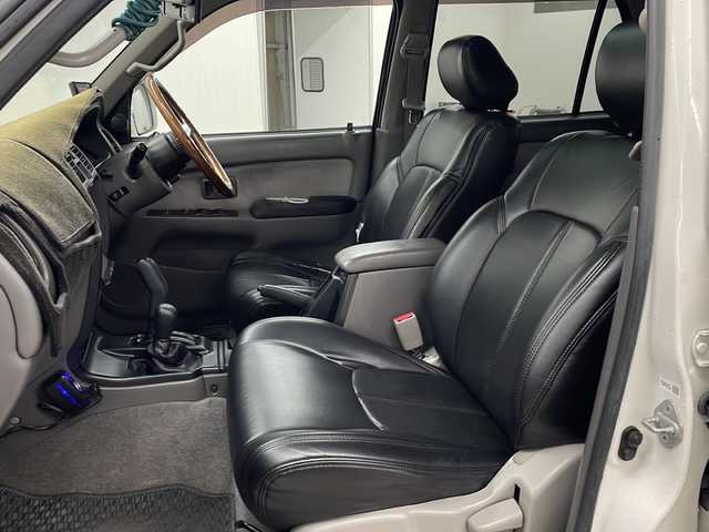 トヨタ ハイラックス サーフ SSR－X 長崎県 2001(平13)年 15.6万km ホワイト/シルバーM 社外メモリナビ/（フルセグ/CD/DVD/BT）/ミラー一体型バックカメラ/サンルーフ/リフトアップ/NALDIウッドステアリング（純正ハンドル有り）/マーテルギア16インチアルミホイール/ドライブレコーダー前後/ETC/レーダー探知機/社外フロアマット/黒革調シートカバー/ハロゲンヘッドライト/ドアバイザー/電動格納ミラー/パワーステアリング/パワーウィンドウ/エンジンスターター/スペアキー/保証書/取扱説明書