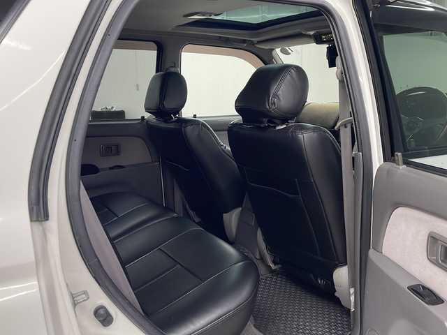 トヨタ ハイラックス サーフ SSR－X 長崎県 2001(平13)年 15.6万km ホワイト/シルバーM 社外メモリナビ/（フルセグ/CD/DVD/BT）/ミラー一体型バックカメラ/サンルーフ/リフトアップ/NALDIウッドステアリング（純正ハンドル有り）/マーテルギア16インチアルミホイール/ドライブレコーダー前後/ETC/レーダー探知機/社外フロアマット/黒革調シートカバー/ハロゲンヘッドライト/ドアバイザー/電動格納ミラー/パワーステアリング/パワーウィンドウ/エンジンスターター/スペアキー/保証書/取扱説明書