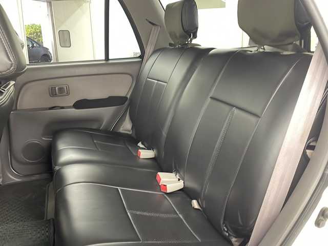 トヨタ ハイラックス サーフ SSR－X 長崎県 2001(平13)年 15.6万km ホワイト/シルバーM 社外メモリナビ/（フルセグ/CD/DVD/BT）/ミラー一体型バックカメラ/サンルーフ/リフトアップ/NALDIウッドステアリング（純正ハンドル有り）/マーテルギア16インチアルミホイール/ドライブレコーダー前後/ETC/レーダー探知機/社外フロアマット/黒革調シートカバー/ハロゲンヘッドライト/ドアバイザー/電動格納ミラー/パワーステアリング/パワーウィンドウ/エンジンスターター/スペアキー/保証書/取扱説明書