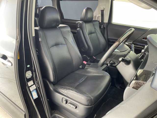 トヨタ アルファード 240S Cパッケージ 愛知県 2013(平25)年 11.1万km ブラック 衝突軽減システム/モデリスタエアロ/純正8型ナビ/フリップダウンモニター/全方位カメラ/両側パワースライドドア/サンルーフ/クルーズコントロール/シートヒーター/フルセグ/CD DVD/Bluetooth/バックカメラ/電動リアゲート/パワーシート/コーナーセンサー/アルミホイール/ETC/LEDヘッドライト/リアオートエアコン/オートマチックハイビーム/ドライブレコーダー/ステアリングスイッチ/スマートキー/プッシュスタート