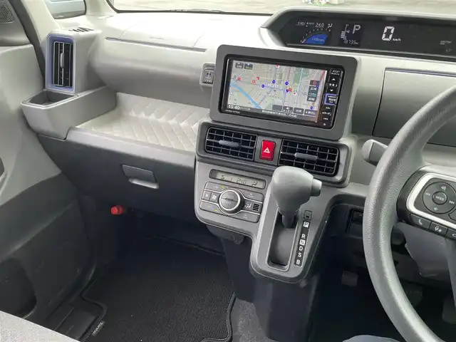 ダイハツ タント X 静岡県 2019(令1)年 1.9万km シャイニングホワイトパール スマートアシスト/・衝突回避支援ブレーキ機能/・誤発進抑制制御機能/・車線逸脱機能/・先行車発進お知らせ機能/・オートハイビーム/純正メモリナビ・フルセグ（NMZK-W70D）/DVD/CD/SD/USB/Bluetooth/全方位カメラ/バックカメラ/左側パワースライドドア/LEDライト/アイドリングストップ/スマートキー2個/プッシュスタート/フロアマット/ドアバイザー/新車時保証書/取扱説明書