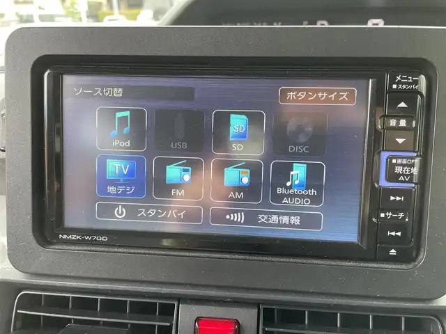 ダイハツ タント X 静岡県 2019(令1)年 1.9万km シャイニングホワイトパール スマートアシスト/・衝突回避支援ブレーキ機能/・誤発進抑制制御機能/・車線逸脱機能/・先行車発進お知らせ機能/・オートハイビーム/純正メモリナビ・フルセグ（NMZK-W70D）/DVD/CD/SD/USB/Bluetooth/全方位カメラ/バックカメラ/左側パワースライドドア/LEDライト/アイドリングストップ/スマートキー2個/プッシュスタート/フロアマット/ドアバイザー/新車時保証書/取扱説明書