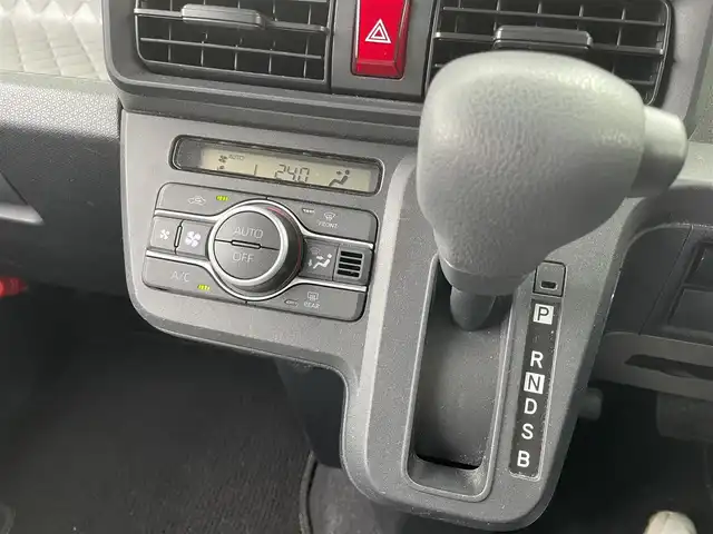 ダイハツ タント X 静岡県 2019(令1)年 1.9万km シャイニングホワイトパール スマートアシスト/・衝突回避支援ブレーキ機能/・誤発進抑制制御機能/・車線逸脱機能/・先行車発進お知らせ機能/・オートハイビーム/純正メモリナビ・フルセグ（NMZK-W70D）/DVD/CD/SD/USB/Bluetooth/全方位カメラ/バックカメラ/左側パワースライドドア/LEDライト/アイドリングストップ/スマートキー2個/プッシュスタート/フロアマット/ドアバイザー/新車時保証書/取扱説明書