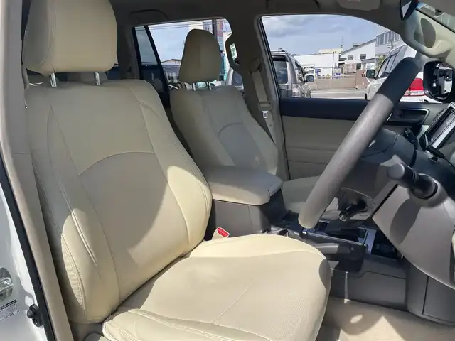 トヨタ ランドクルーザー プラド TX 山形県 2023(令5)年 1.9万km ホワイトパールクリスタルシャイン ディーゼル/４WD/セーフティセンス/ディスプレイオーディオ/　【CD DVD AUX USB BT】/バックカメラ/ドライブレコーダー/ETC/ステアリングスイッチ/レーダークルーズコントロール/革調シートカバー/横滑り防止装置/コーナーセンサー/LEDライト/フォグランプ/ウィンカーミラー/保証書、取説あり