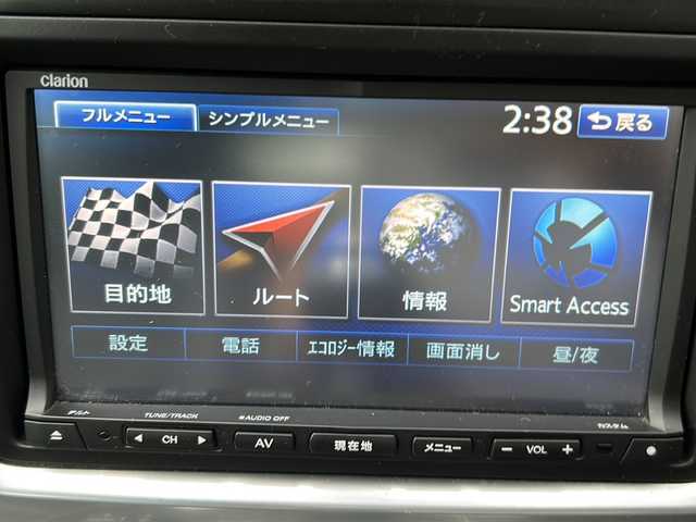 ポルシェ マカン 埼玉県 2014(平26)年 8.2万km ピュアホワイト 社外ナビ　/バックカメラ　/ビルトインＥＴＣ　/前席シートヒーター　/ミラー型ドライブレコーダー　/パドルシフト　/運転席パワーシート　/パワーバックドア　/スマートキー２本　/保証書　/取扱説明書