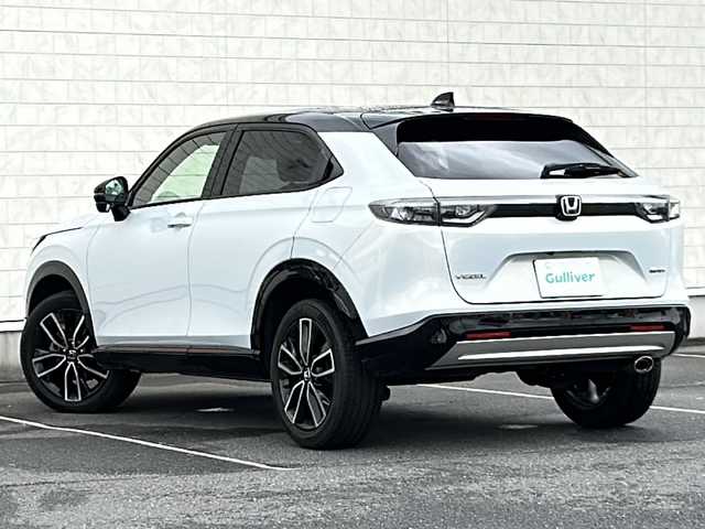 ホンダ ヴェゼル ハイブリッド e:HEV PLaY 茨城県 2023(令5)年 2.1万km プレミアムサンライトホワイトパール ワンオーナー/フロントメッキグリル/ハイグレードスピーカーシステム/純正9インチナビ/(地デジTV・BT・USB・applecarplay)/パノラマルーフ/レーダークルーズコントロール/レーンアシスト/衝突軽減ブレーキ/コーナーセンサー/ハーフレザーシート/シートヒータ/アラウンドビューカメラ/ドライブレコーダー/ビルトインETC2.0/オートライト/LEDヘッドライト/純正18inアルミホイール/フロアマット/スマートキー/スペアキー/取扱説明書/保証書