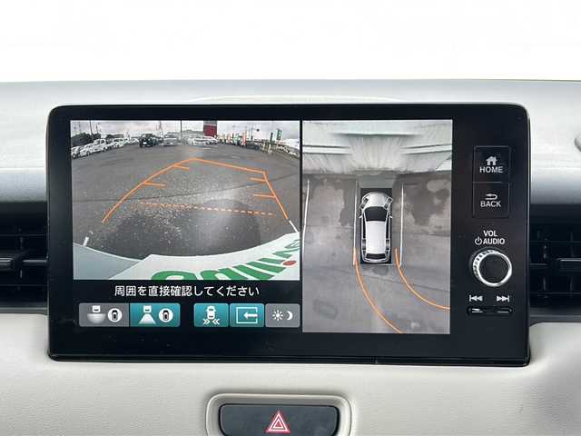 ホンダ ヴェゼル ハイブリッド e:HEV PLaY 茨城県 2023(令5)年 2.1万km プレミアムサンライトホワイトパール ワンオーナー/フロントメッキグリル/ハイグレードスピーカーシステム/純正9インチナビ/(地デジTV・BT・USB・applecarplay)/パノラマルーフ/レーダークルーズコントロール/レーンアシスト/衝突軽減ブレーキ/コーナーセンサー/ハーフレザーシート/シートヒータ/アラウンドビューカメラ/ドライブレコーダー/ビルトインETC2.0/オートライト/LEDヘッドライト/純正18inアルミホイール/フロアマット/スマートキー/スペアキー/取扱説明書/保証書