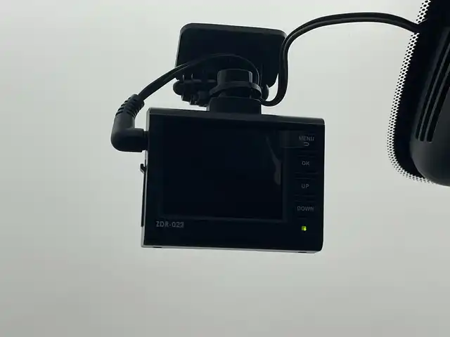 日産 セレナ ハイウェイスター G 群馬県 2016(平28)年 13.5万km マルーンレッド 2トーン 雹害　純正９型ナビ　純正１０型後席モニター　全周囲カメラ　衝突被害軽減ブレーキ　両側電動スライドドア　クルーズコントロール　パーキングアシスト　アイドリングストップ　スマートキー　ＬＥＤ　ＥＴＣ　禁煙