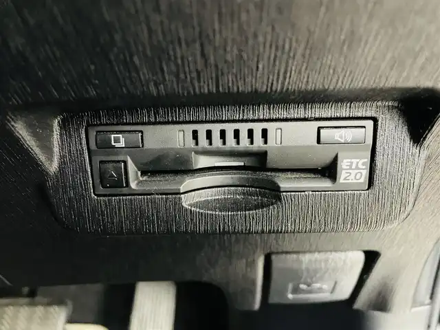 トヨタ プリウス α S チューンブラック Ⅱ 福島県 2017(平29)年 7.7万km アティチュードブラックマイカ 横滑り防止/純正8インチメモリナビ/・バックカメラ/・フルセグ/・ビルトインETC2.0/・USB/・HDMI/・SD/・CD/DVD/・Bluetooth/・ステアリングスイッチ/シートヒーター/LEDヘッドライト/・オートライト/・フォグランプ/純正フロアマット/スマートキー /・プッシュスタート