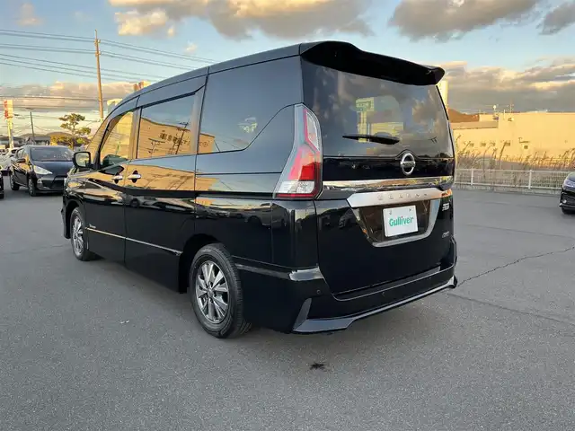 日産 セレナ ハイウェイスター Vセレクション 岡山県 2017(平29)年 8.7万km ダイヤモンドブラック 登録時走行距離87688Km/純正９インチナビ/フルセグTV（AM.FM.CD.DVD.BT.TV）/純正フリップダウンモニター/アラウンドビューモニター/パーキングアシスト/ビルトインETC/純正ドライブレコーダー/両側パワースライドドア/ハンドフリーオートスライドドア/エマージェンシーブレーキ/横滑り防止装置/クルーズコントロール/I-STOP/インテリジェントキー/LEDヘッドライト/オートライト/横南防止装置/純正15インチAW