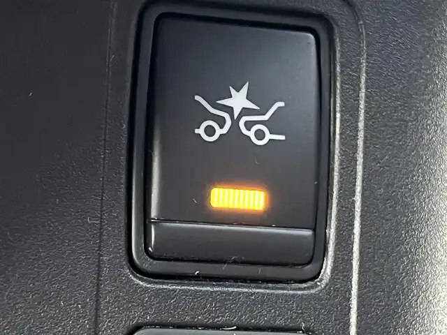 日産 セレナ ハイウェイスター Vセレクション 岡山県 2017(平29)年 8.7万km ダイヤモンドブラック 登録時走行距離87688Km/純正９インチナビ/フルセグTV（AM.FM.CD.DVD.BT.TV）/純正フリップダウンモニター/アラウンドビューモニター/パーキングアシスト/ビルトインETC/純正ドライブレコーダー/両側パワースライドドア/ハンドフリーオートスライドドア/エマージェンシーブレーキ/横滑り防止装置/クルーズコントロール/I-STOP/インテリジェントキー/LEDヘッドライト/オートライト/横南防止装置/純正15インチAW