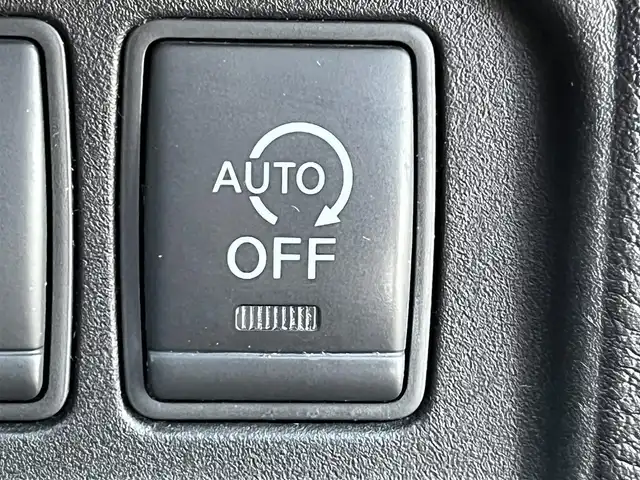 日産 セレナ ハイウェイスター Vセレクション 岡山県 2017(平29)年 8.7万km ダイヤモンドブラック 登録時走行距離87688Km/純正９インチナビ/フルセグTV（AM.FM.CD.DVD.BT.TV）/純正フリップダウンモニター/アラウンドビューモニター/パーキングアシスト/ビルトインETC/純正ドライブレコーダー/両側パワースライドドア/ハンドフリーオートスライドドア/エマージェンシーブレーキ/横滑り防止装置/クルーズコントロール/I-STOP/インテリジェントキー/LEDヘッドライト/オートライト/横南防止装置/純正15インチAW