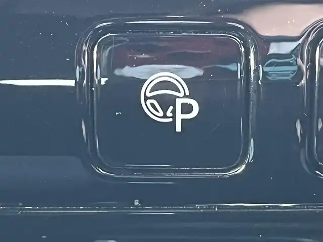 日産 セレナ ハイウェイスター Vセレクション 岡山県 2017(平29)年 8.7万km ダイヤモンドブラック 登録時走行距離87688Km/純正９インチナビ/フルセグTV（AM.FM.CD.DVD.BT.TV）/純正フリップダウンモニター/アラウンドビューモニター/パーキングアシスト/ビルトインETC/純正ドライブレコーダー/両側パワースライドドア/ハンドフリーオートスライドドア/エマージェンシーブレーキ/横滑り防止装置/クルーズコントロール/I-STOP/インテリジェントキー/LEDヘッドライト/オートライト/横南防止装置/純正15インチAW