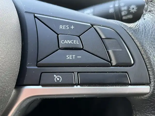 日産 セレナ ハイウェイスター Vセレクション 岡山県 2017(平29)年 8.7万km ダイヤモンドブラック 登録時走行距離87688Km/純正９インチナビ/フルセグTV（AM.FM.CD.DVD.BT.TV）/純正フリップダウンモニター/アラウンドビューモニター/パーキングアシスト/ビルトインETC/純正ドライブレコーダー/両側パワースライドドア/ハンドフリーオートスライドドア/エマージェンシーブレーキ/横滑り防止装置/クルーズコントロール/I-STOP/インテリジェントキー/LEDヘッドライト/オートライト/横南防止装置/純正15インチAW