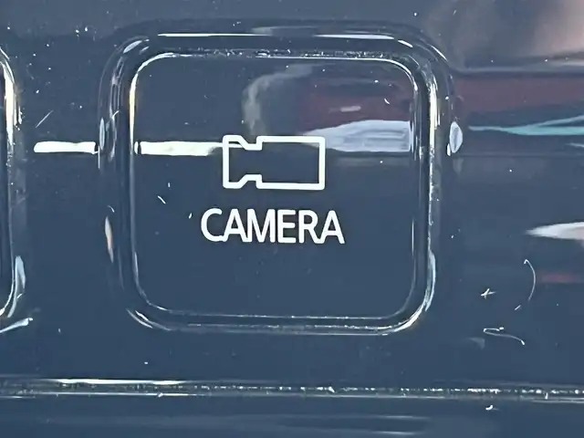 日産 セレナ ハイウェイスター Vセレクション 岡山県 2017(平29)年 8.7万km ダイヤモンドブラック 登録時走行距離87688Km/純正９インチナビ/フルセグTV（AM.FM.CD.DVD.BT.TV）/純正フリップダウンモニター/アラウンドビューモニター/パーキングアシスト/ビルトインETC/純正ドライブレコーダー/両側パワースライドドア/ハンドフリーオートスライドドア/エマージェンシーブレーキ/横滑り防止装置/クルーズコントロール/I-STOP/インテリジェントキー/LEDヘッドライト/オートライト/横南防止装置/純正15インチAW