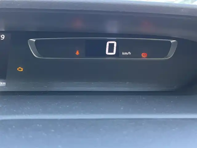 日産 セレナ ハイウェイスター Vセレクション 岡山県 2017(平29)年 8.7万km ダイヤモンドブラック 登録時走行距離87688Km/純正９インチナビ/フルセグTV（AM.FM.CD.DVD.BT.TV）/純正フリップダウンモニター/アラウンドビューモニター/パーキングアシスト/ビルトインETC/純正ドライブレコーダー/両側パワースライドドア/ハンドフリーオートスライドドア/エマージェンシーブレーキ/横滑り防止装置/クルーズコントロール/I-STOP/インテリジェントキー/LEDヘッドライト/オートライト/横南防止装置/純正15インチAW